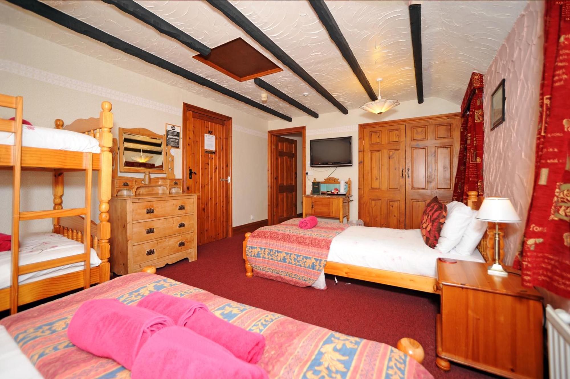 The West Country Inn 클로벨리 외부 사진