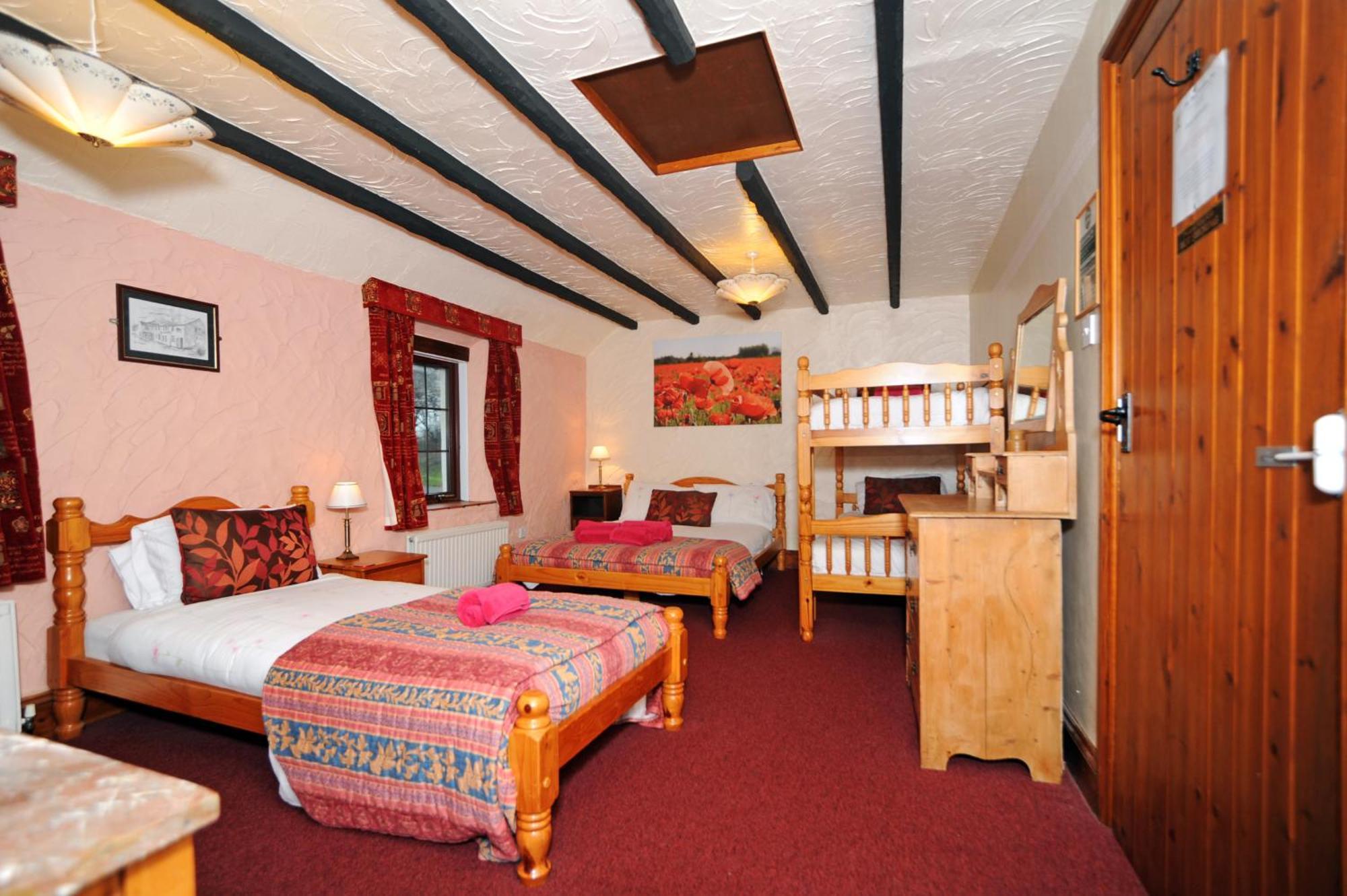 The West Country Inn 클로벨리 외부 사진