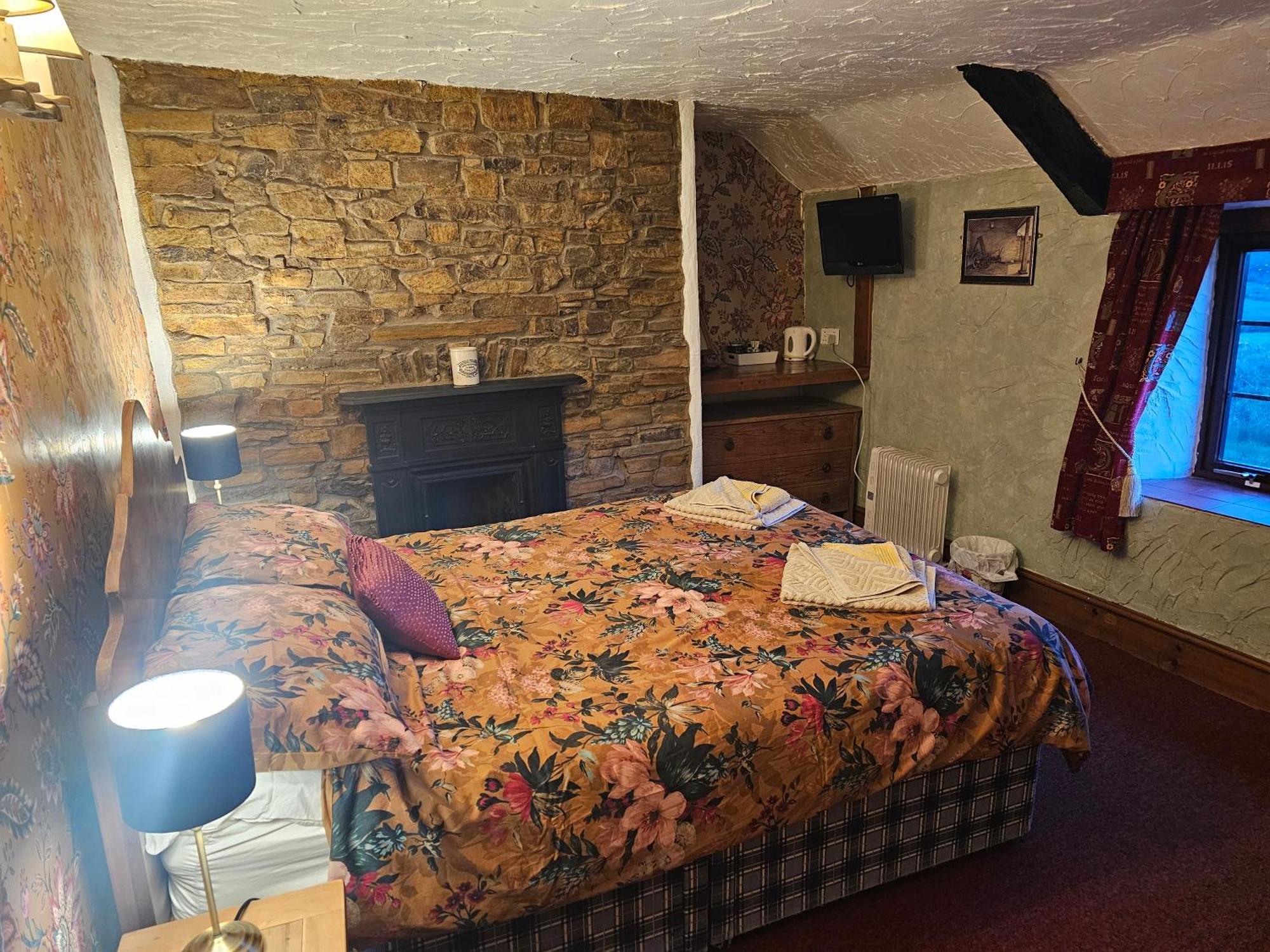 The West Country Inn 클로벨리 외부 사진