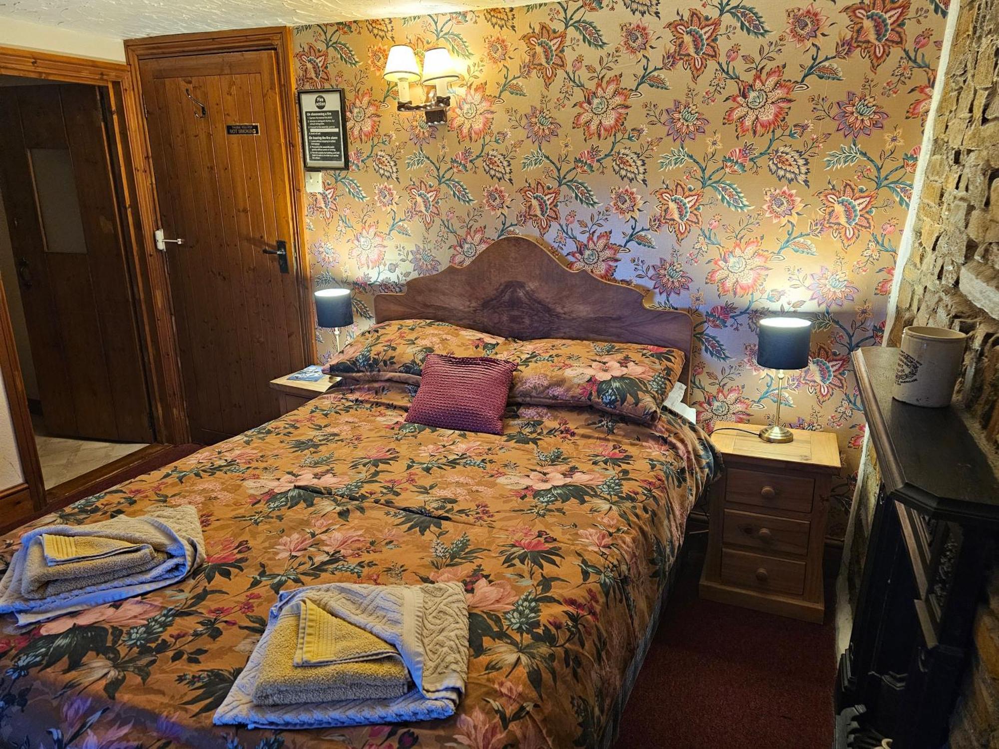 The West Country Inn 클로벨리 외부 사진