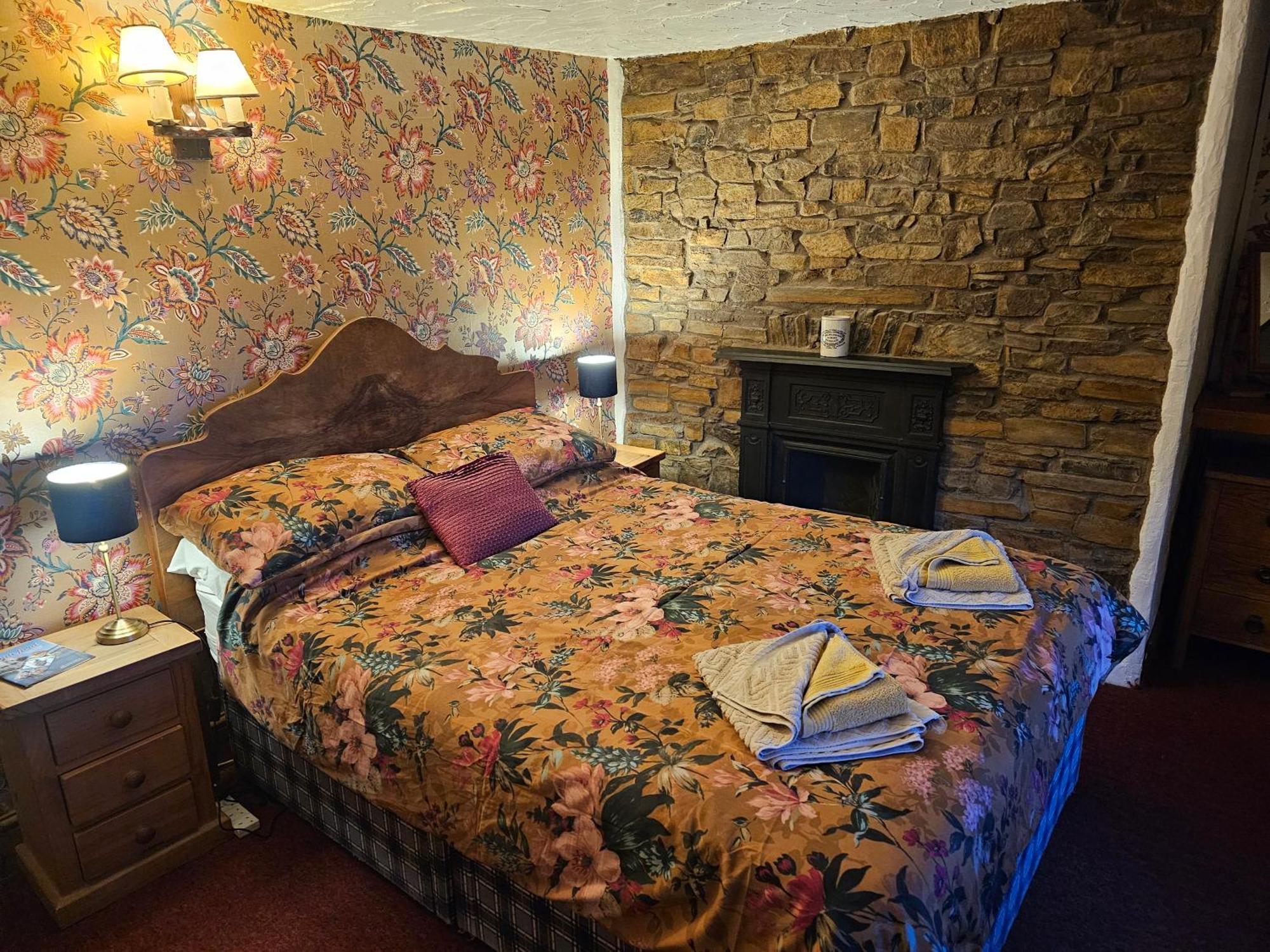 The West Country Inn 클로벨리 외부 사진