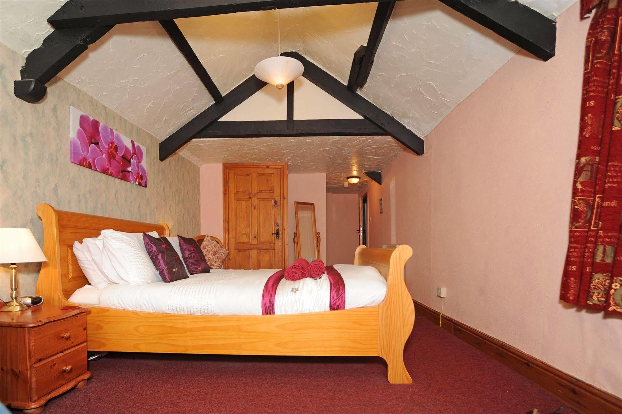The West Country Inn 클로벨리 외부 사진