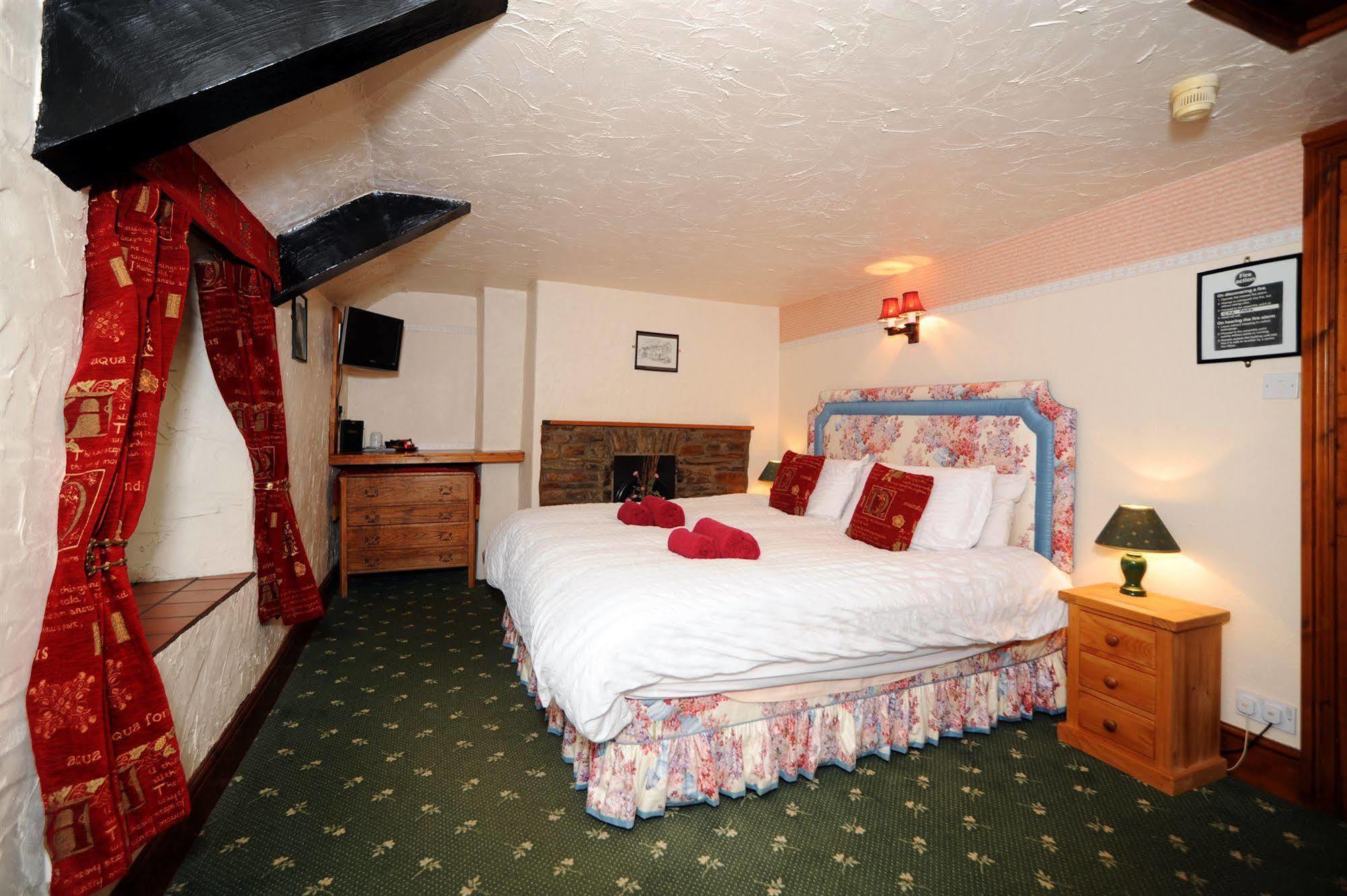 The West Country Inn 클로벨리 외부 사진